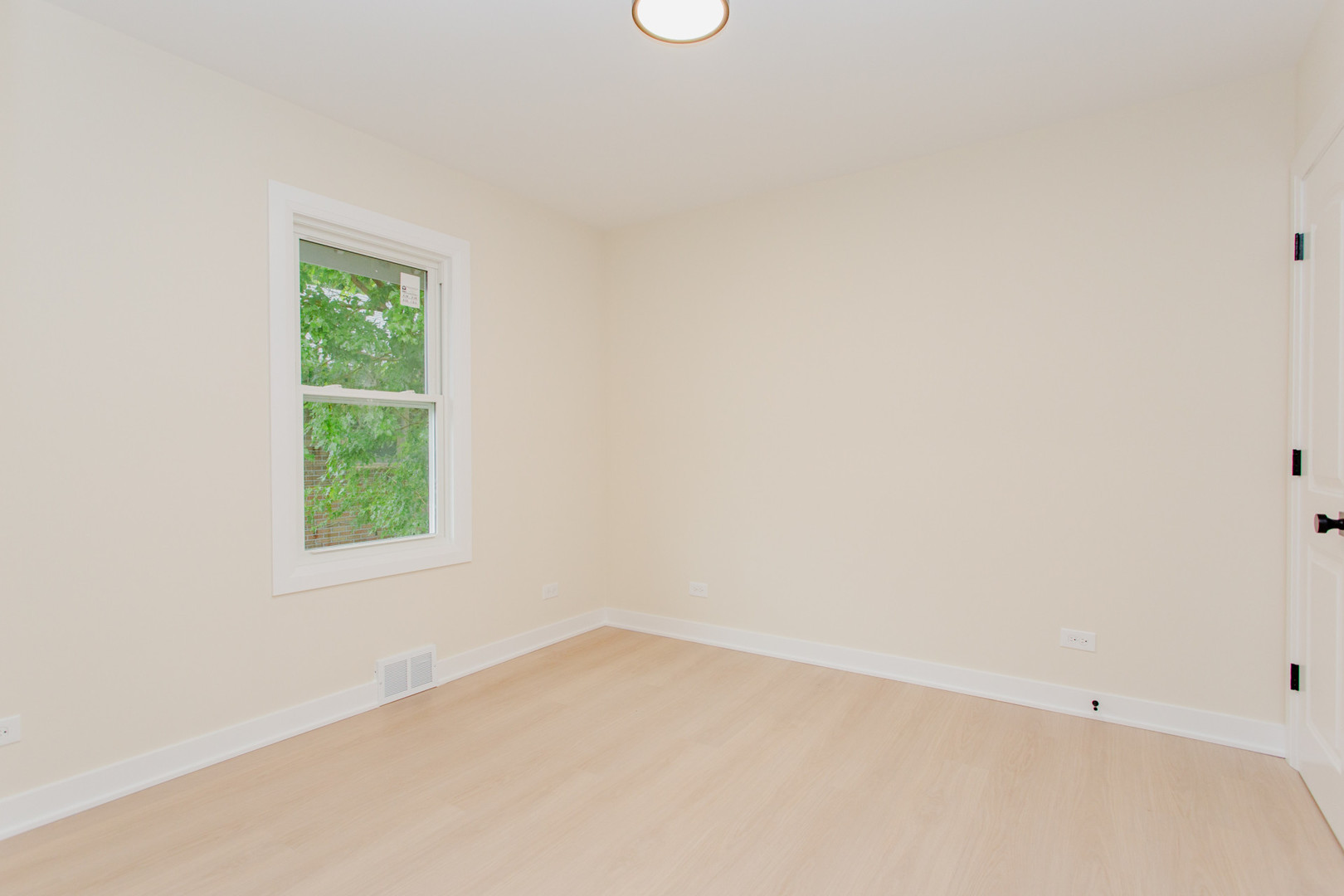 905 Adams Street Property Photo 17
