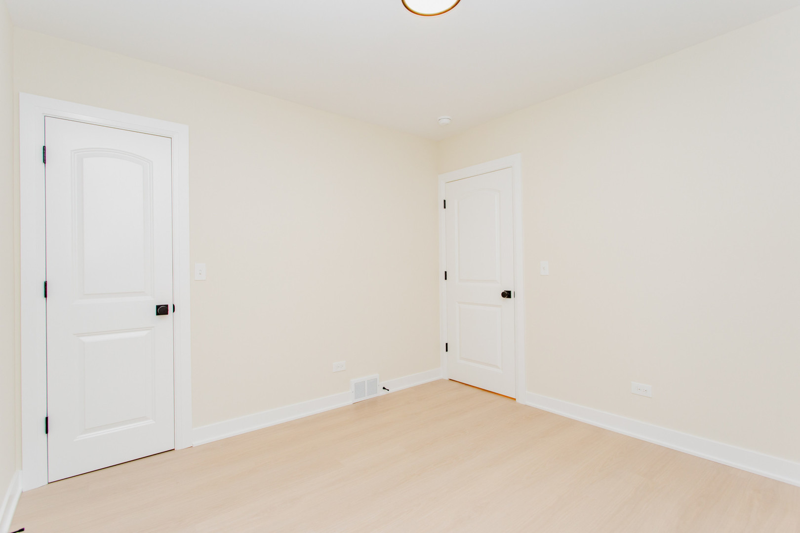 905 Adams Street Property Photo 18