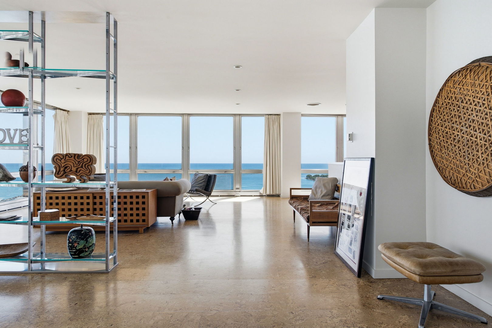 860 N Lake Shore Drive 21k Property Photo 5