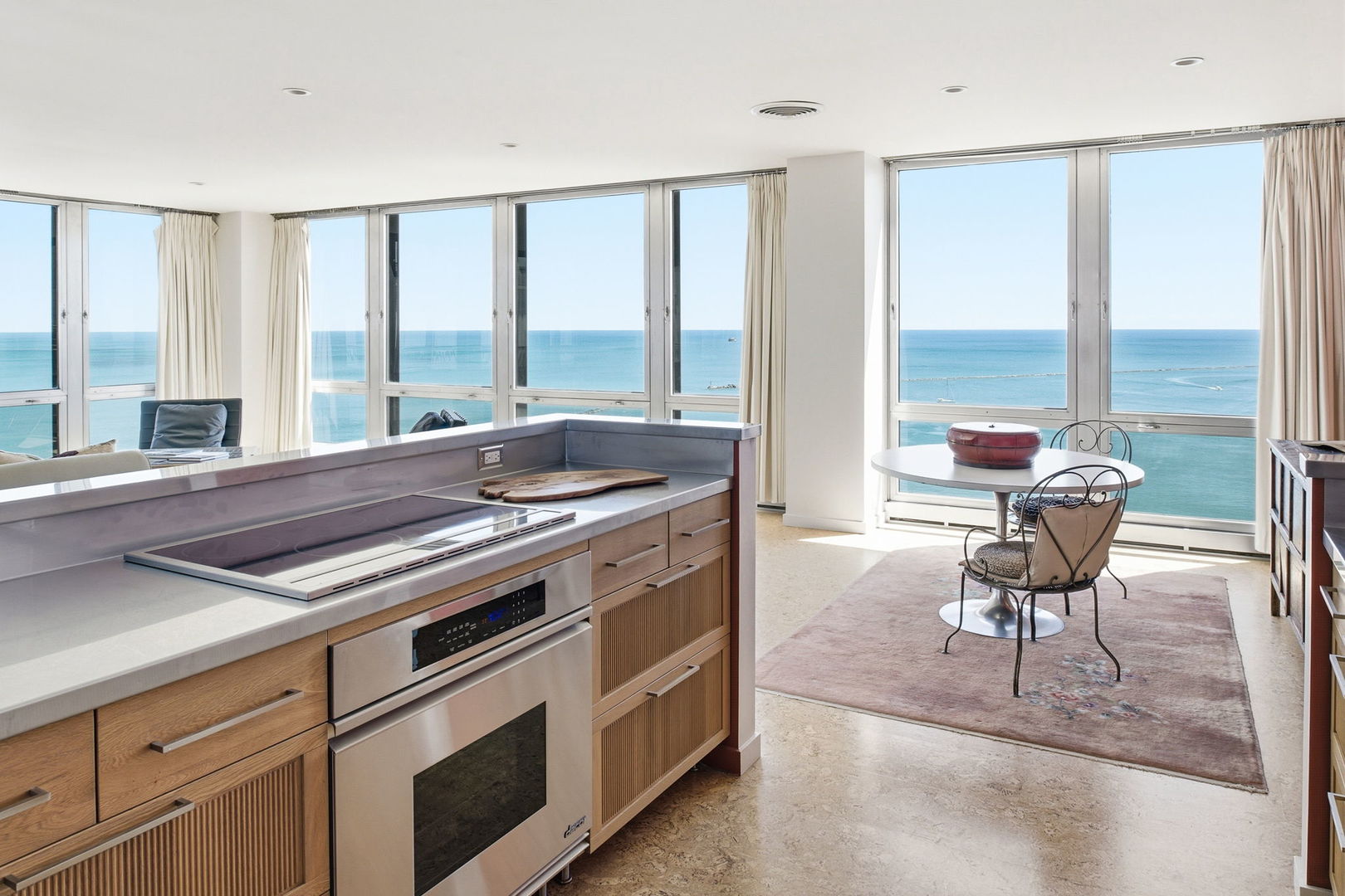 860 N Lake Shore Drive 21k Property Photo 13
