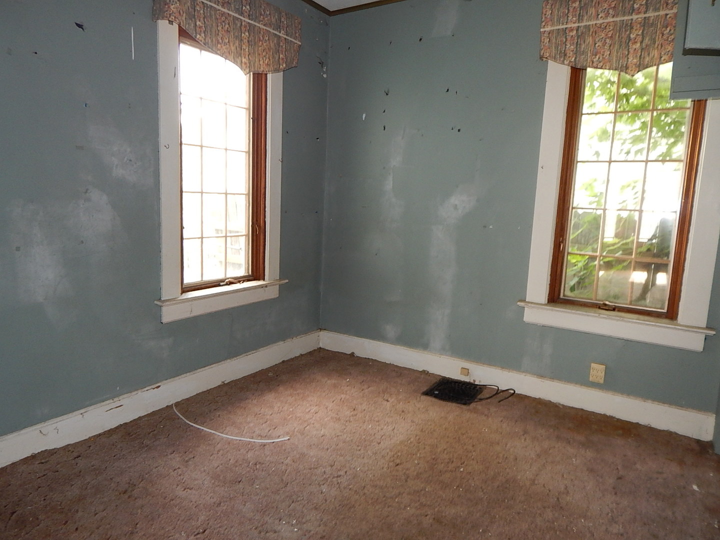 628 W 14th Street Property Photo 13
