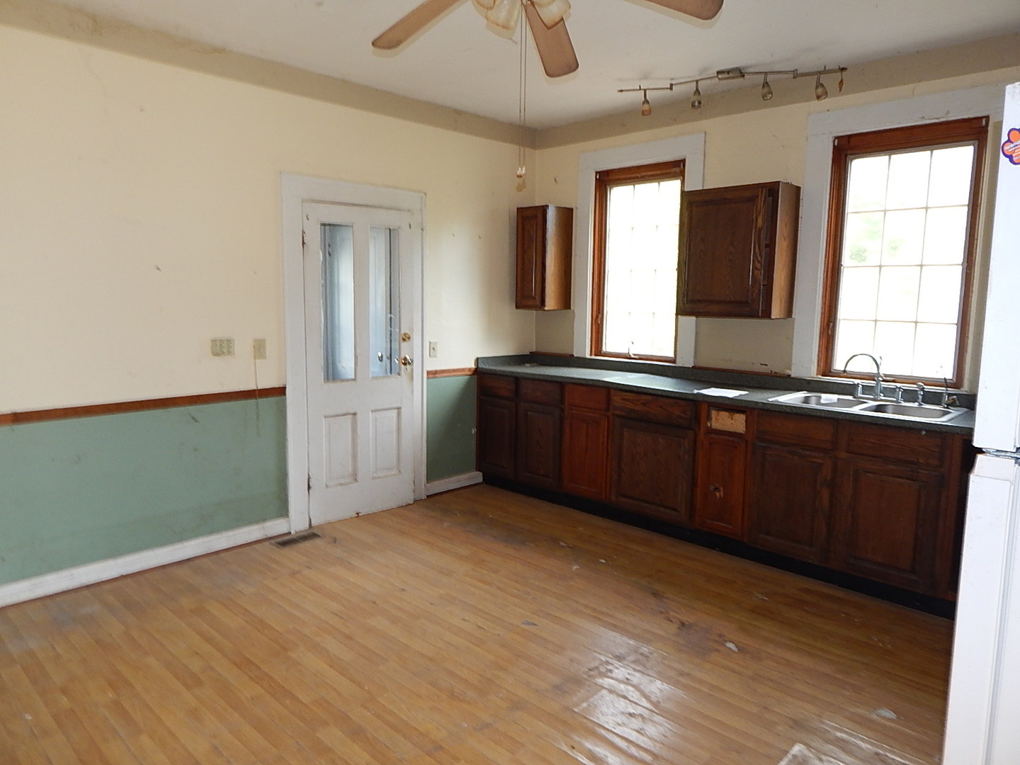 628 W 14th Street Property Photo 17