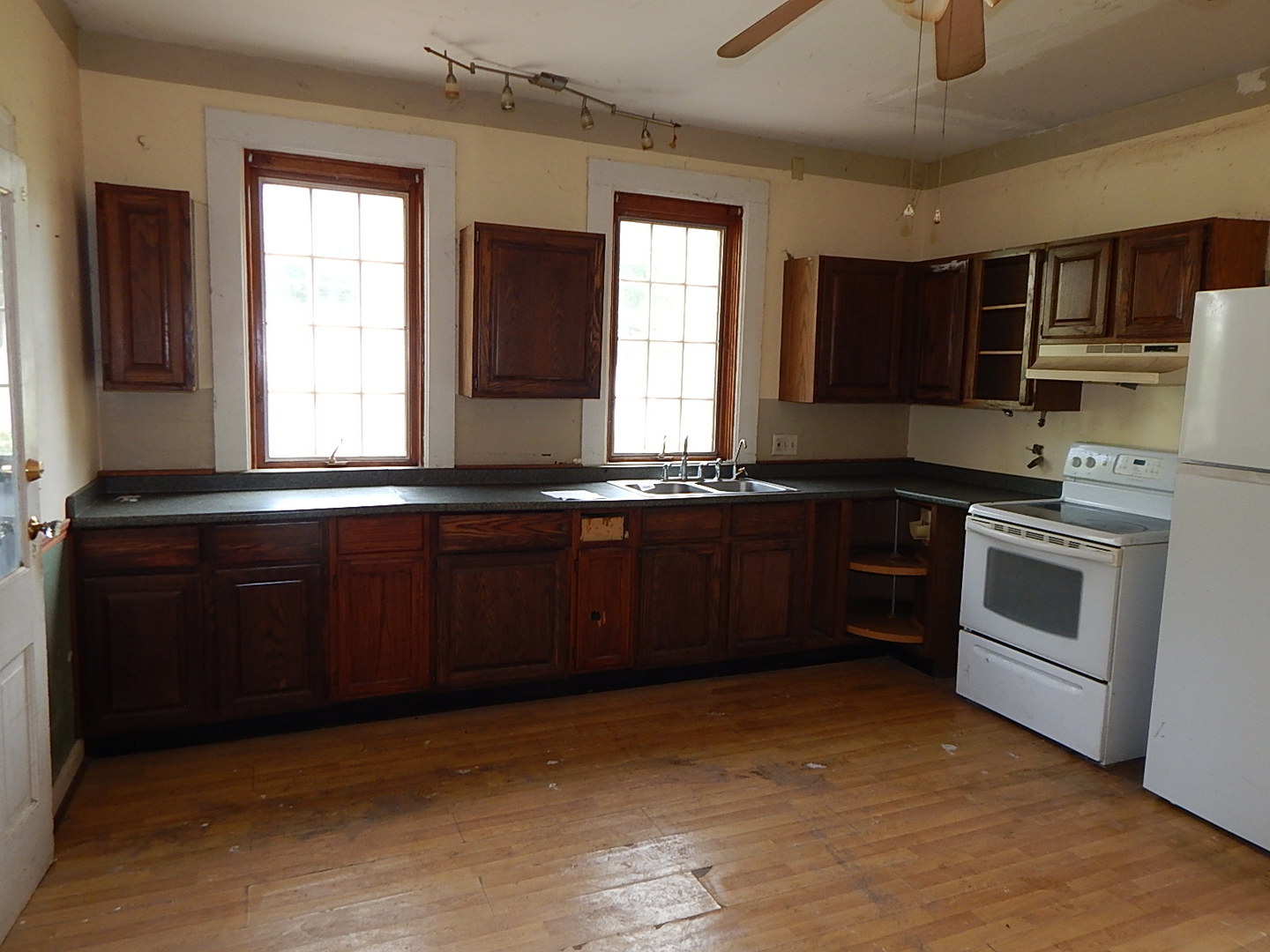 628 W 14th Street Property Photo 18
