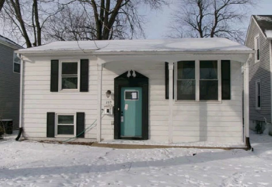 289 S Douglas Avenue Property Photo 2