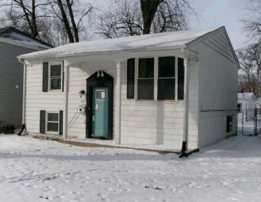289 S Douglas Avenue Property Photo 3