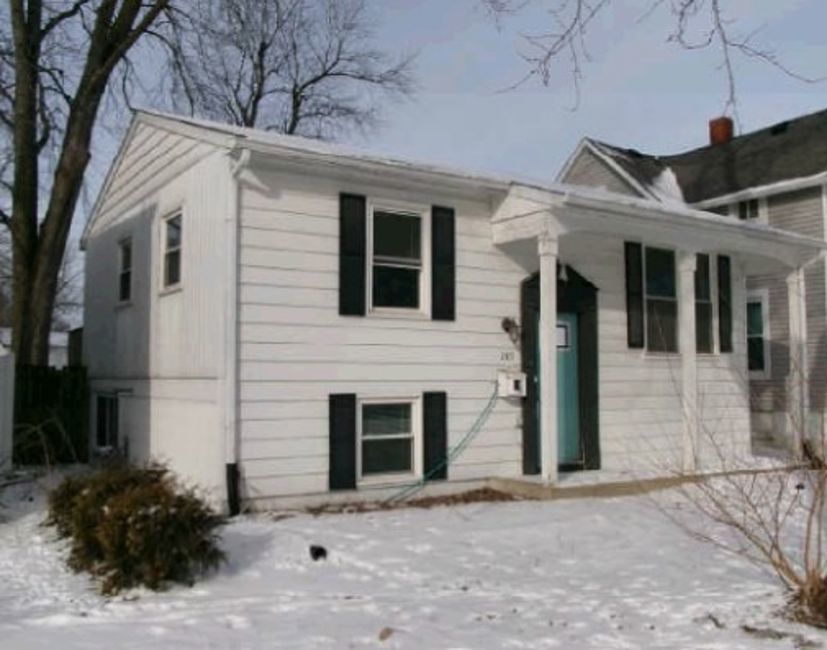 289 S Douglas Avenue Property Photo 4