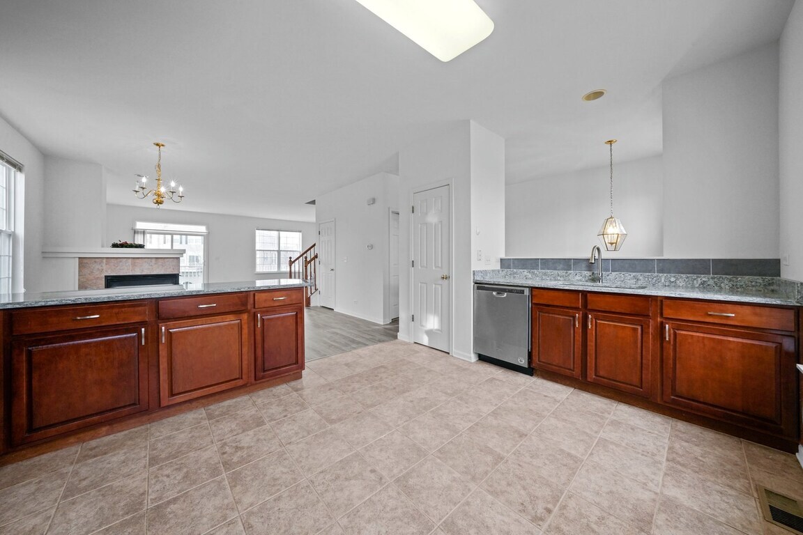 760 Lambert Lane 96-1 Property Photo 4