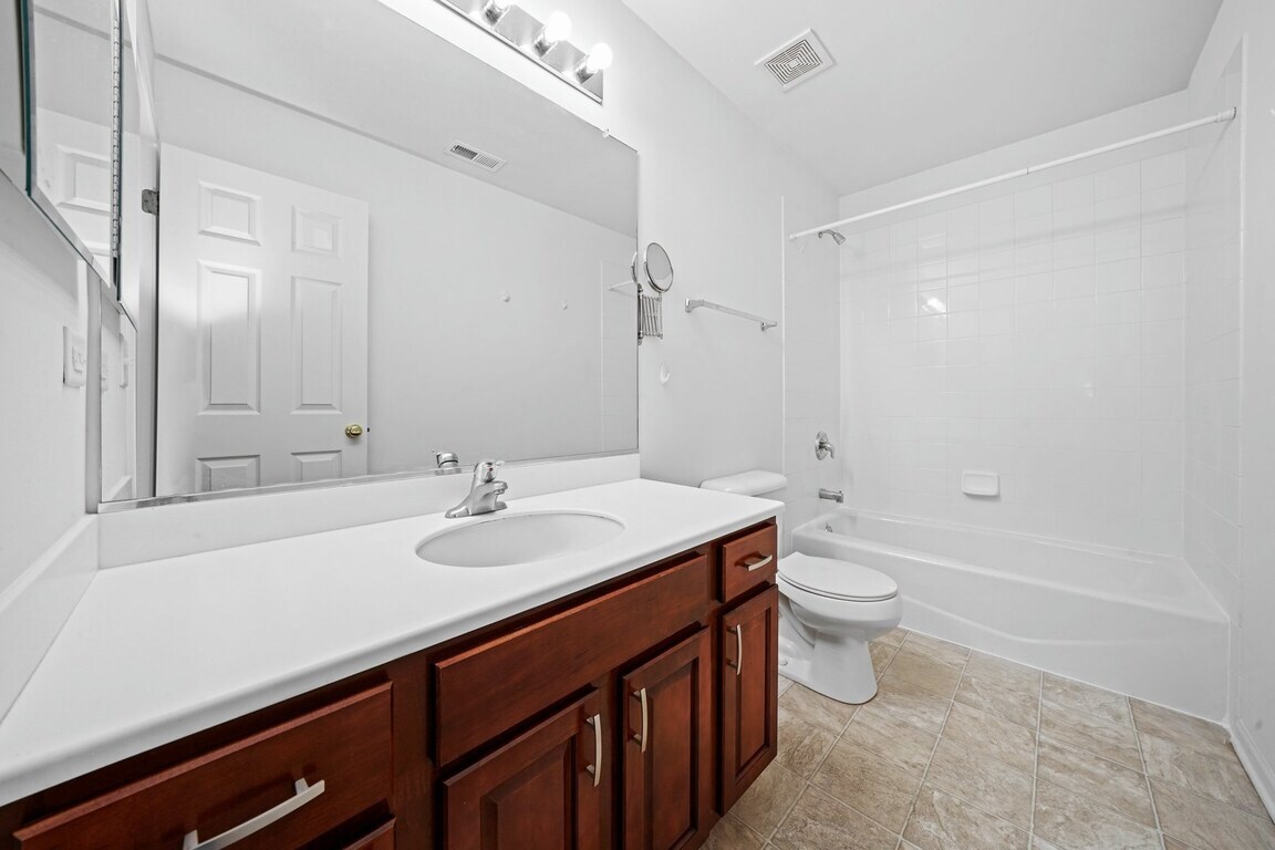 760 Lambert Lane 96-1 Property Photo 10