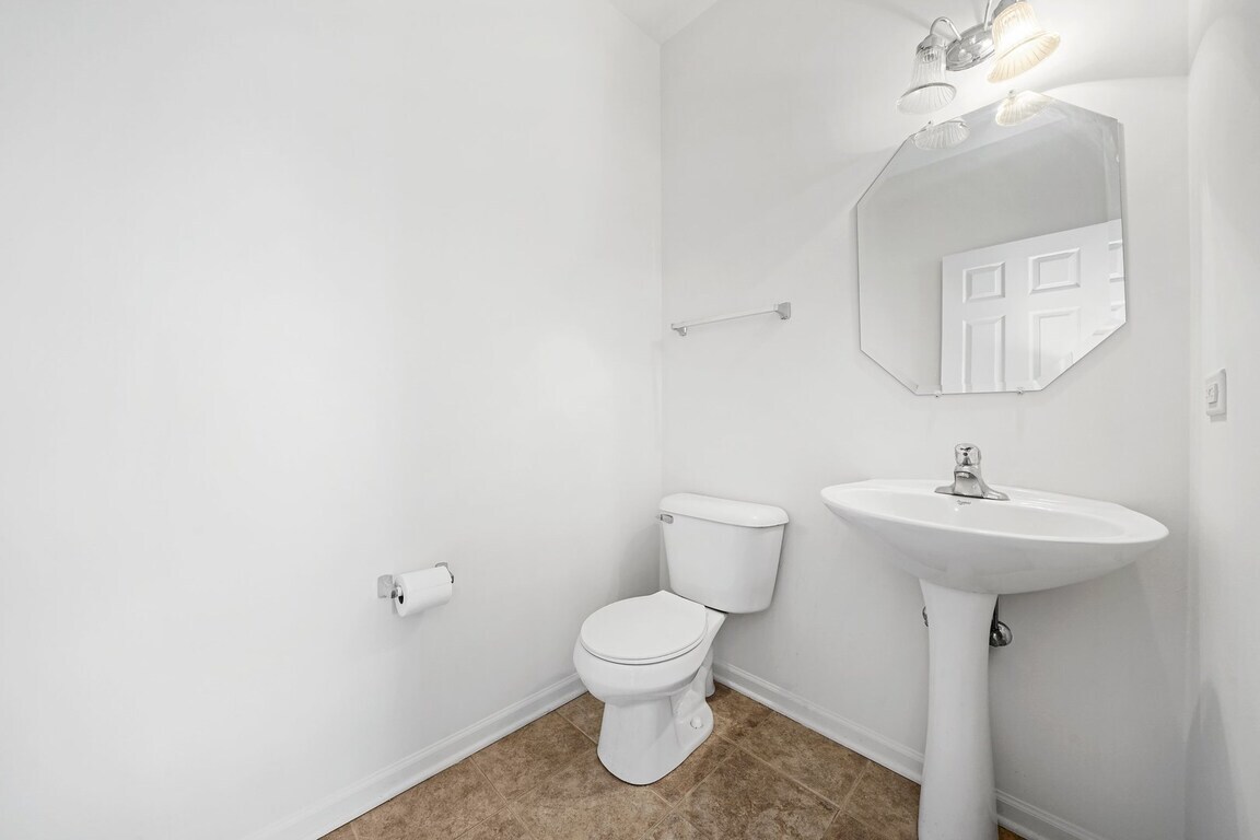760 Lambert Lane 96-1 Property Photo 11