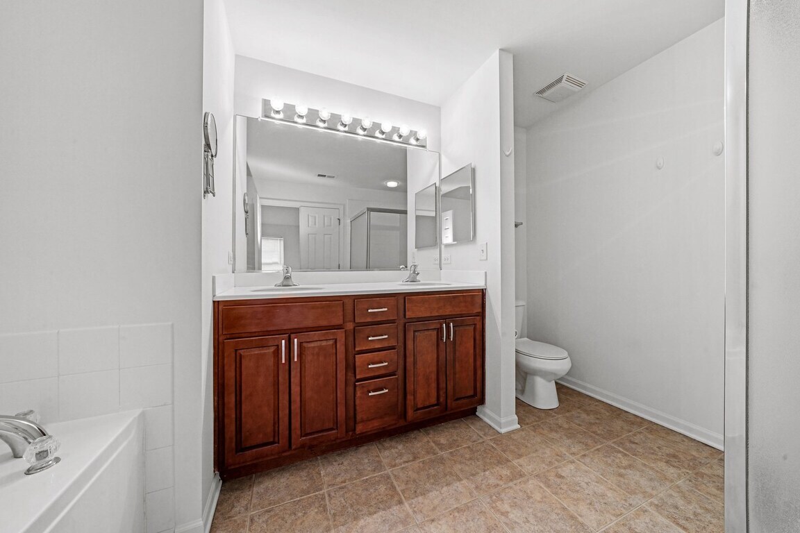 760 Lambert Lane 96-1 Property Photo 15