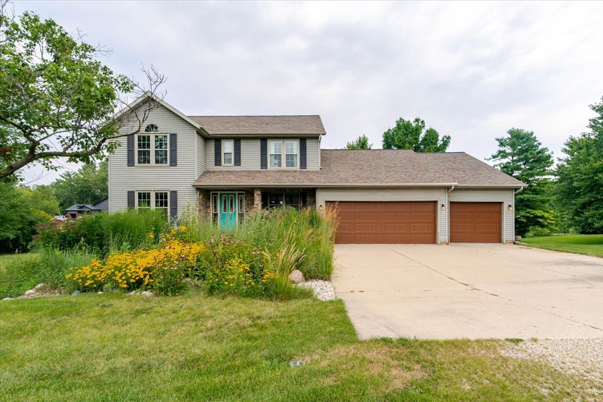 9082 Hardesty Run Road Property Photo 1