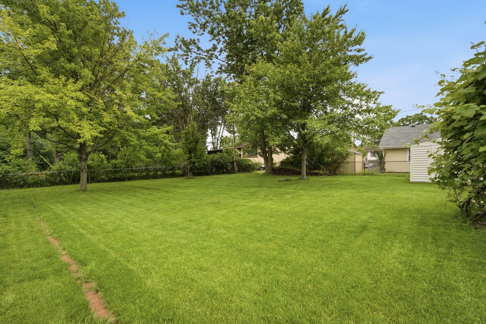 890 Yorkshire Drive Property Photo 21