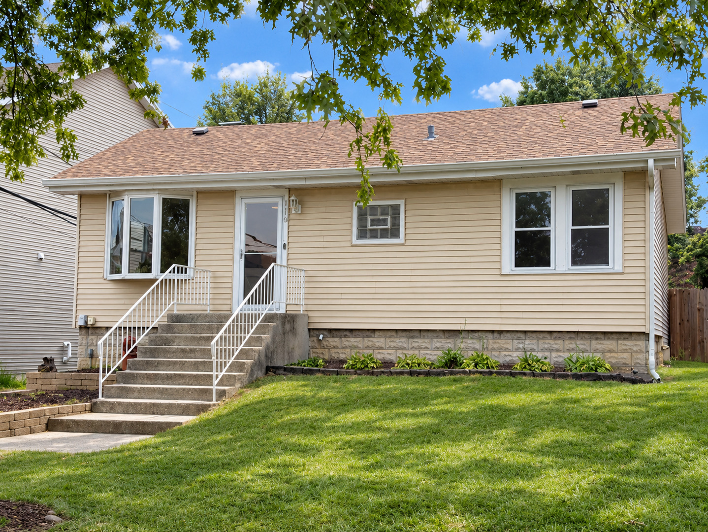 110 E 56th Street Property Photo 1