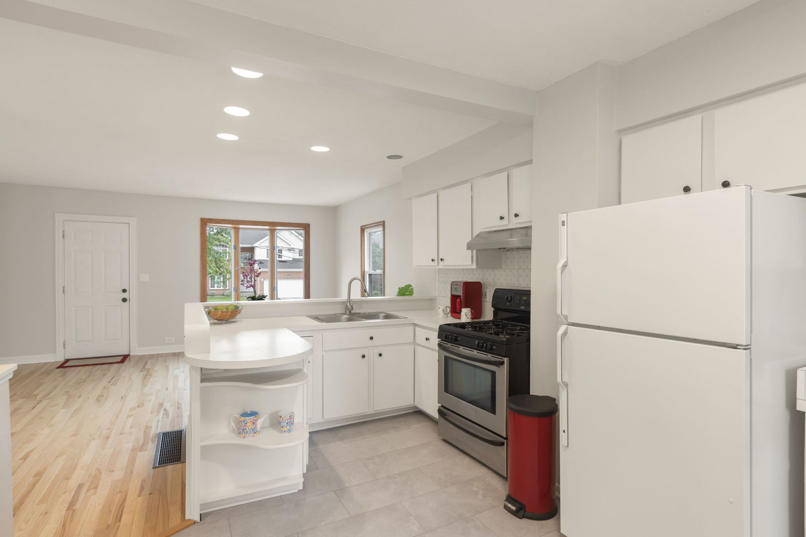 110 E 56th Street Property Photo 7