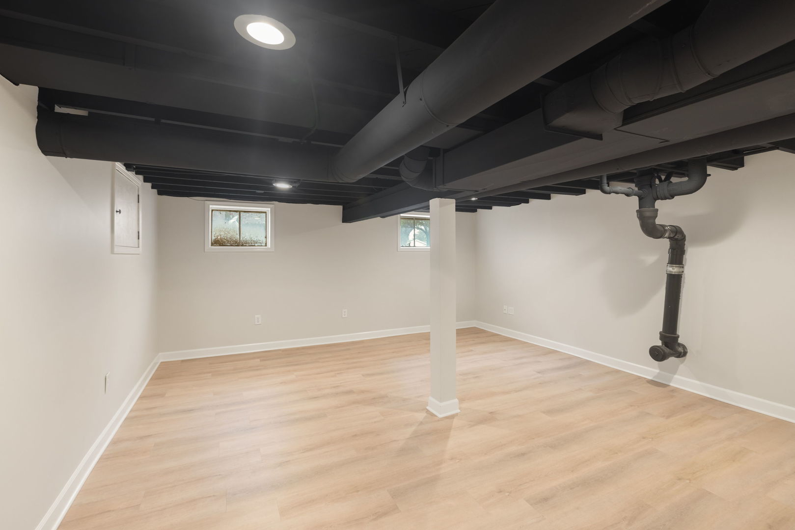110 E 56th Street Property Photo 15