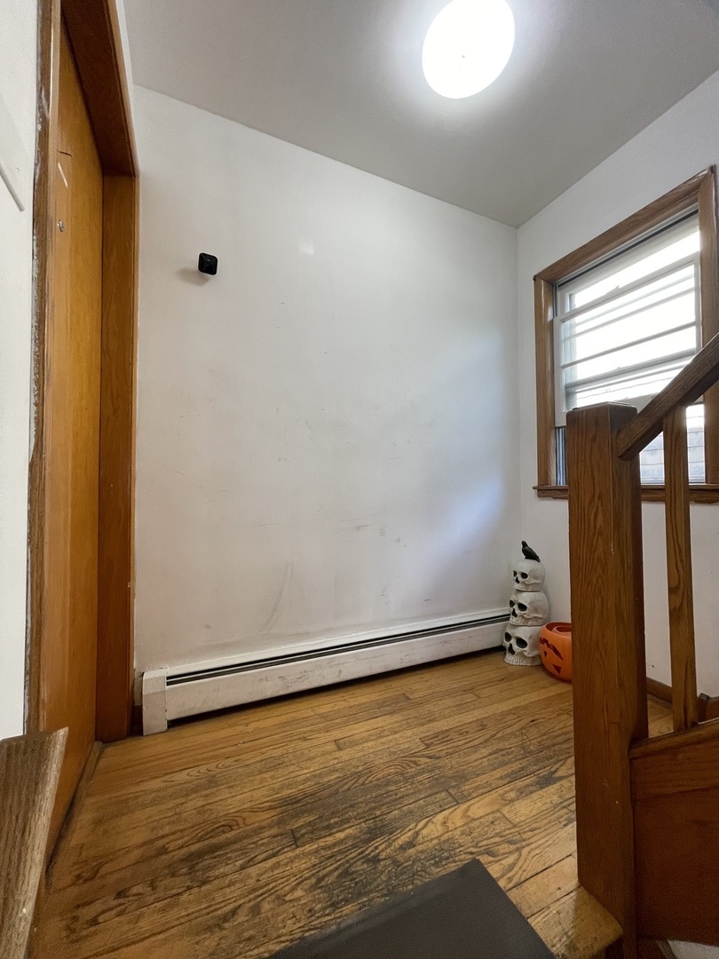 2328 N Lawndale Avenue Property Photo 3
