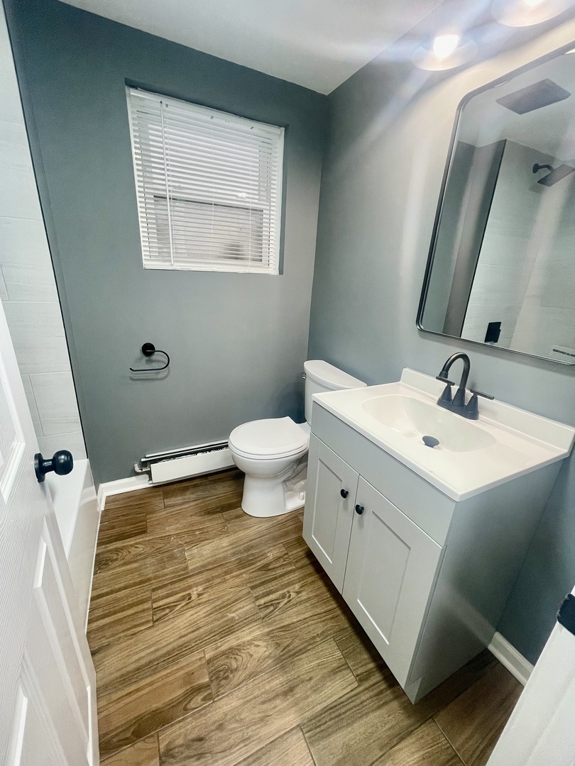 2328 N Lawndale Avenue Property Photo 16