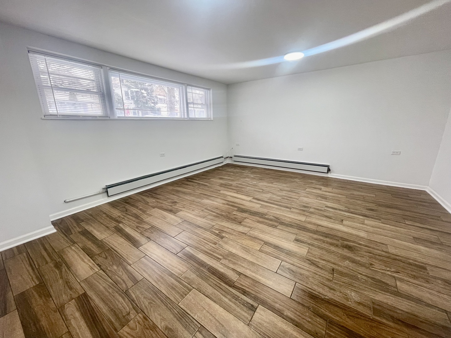 2328 N Lawndale Avenue Property Photo 19