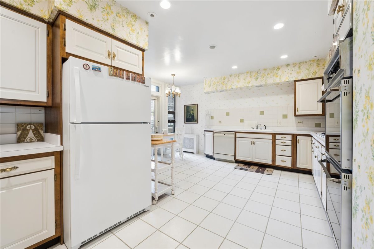 1448 N Lake Shore Drive 5b Property Photo 9
