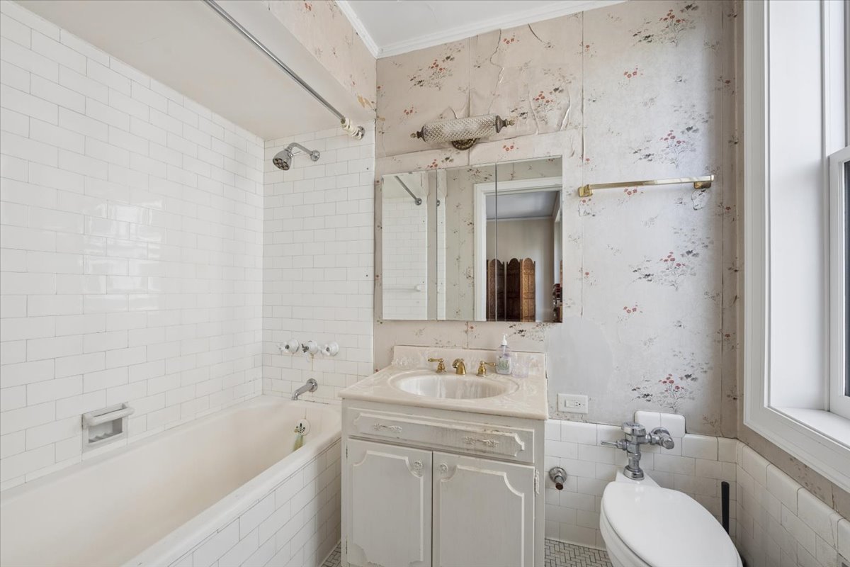 1448 N Lake Shore Drive 5b Property Photo 19