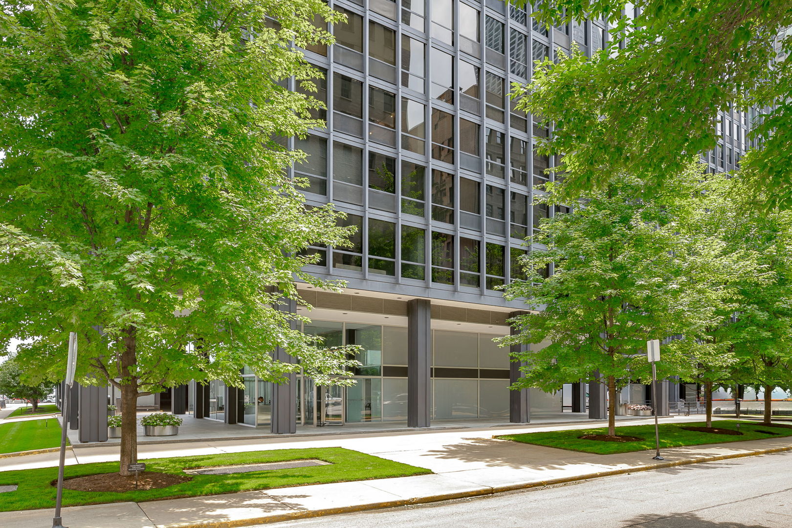 910 N Lake Shore Drive 2518 Property Photo 20