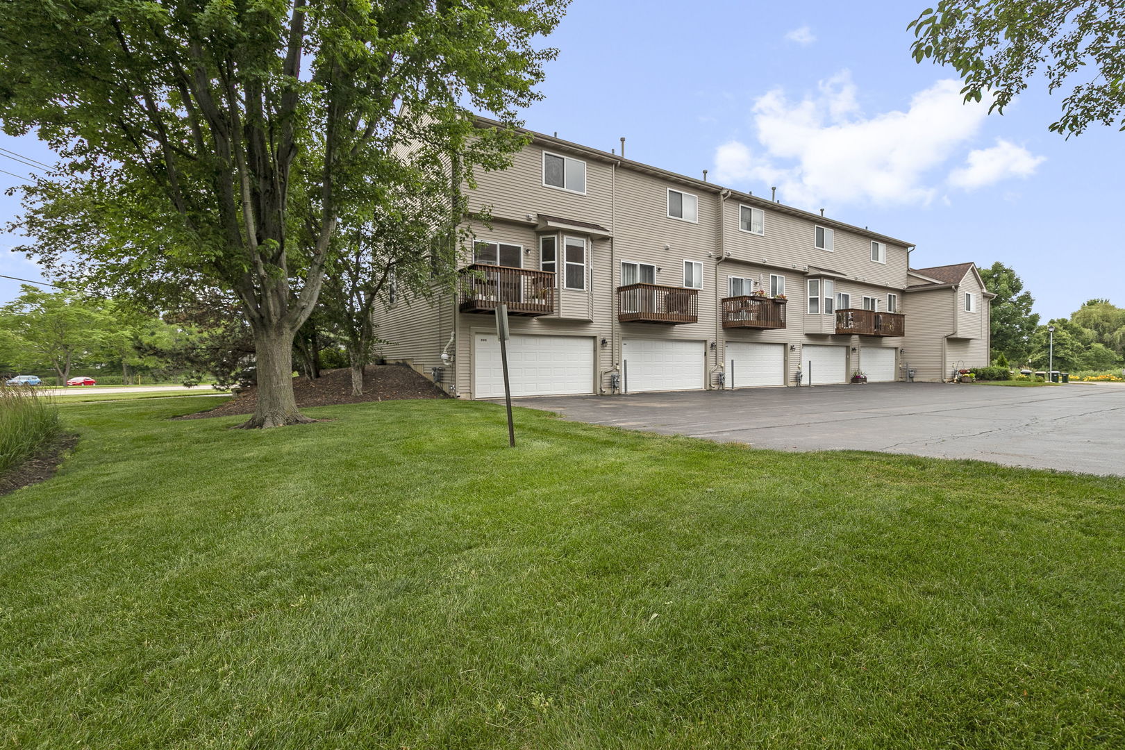 896 Cherry Creek Drive Property Photo 22