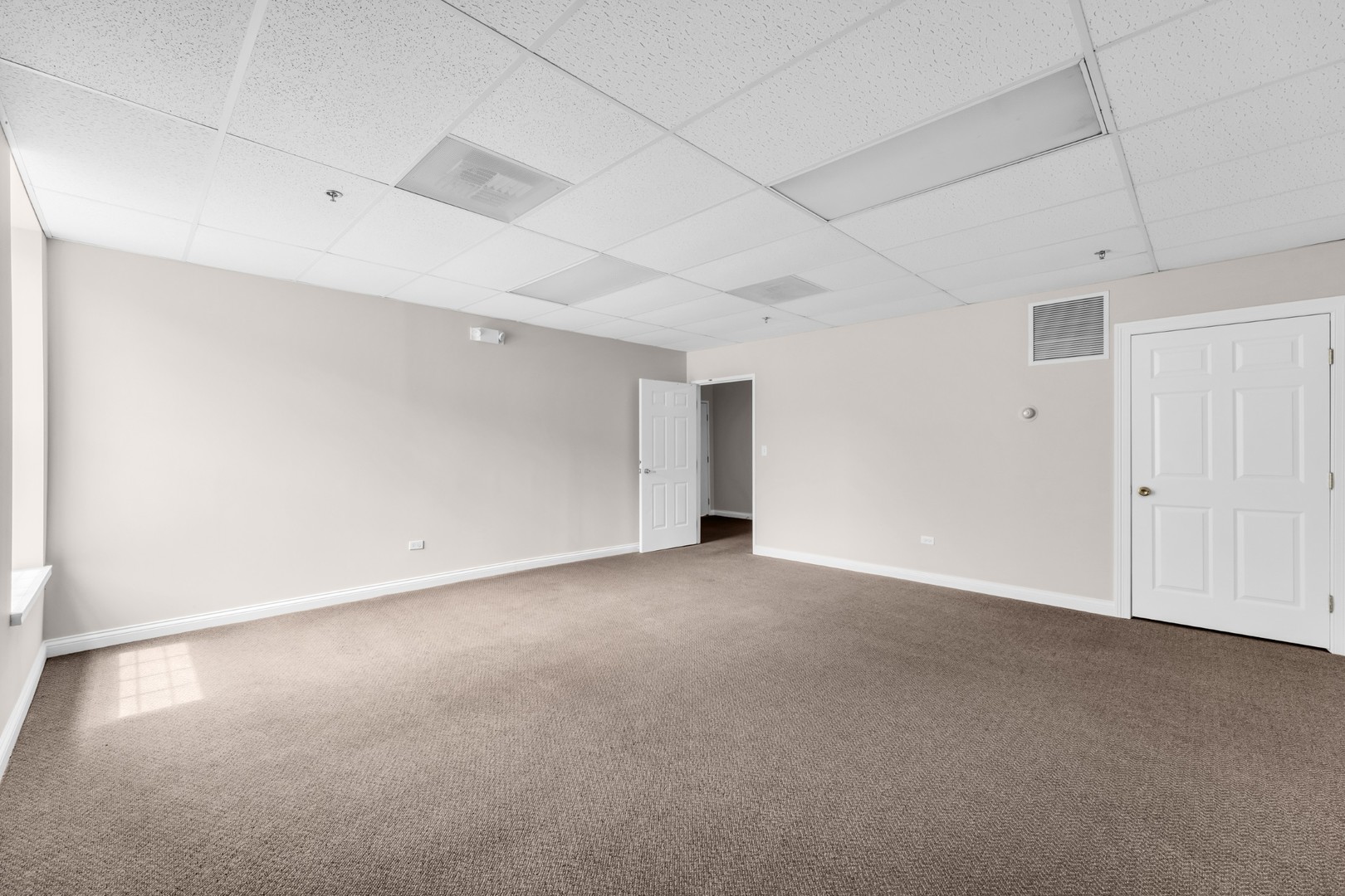 214 Main Street 2c Property Photo 4