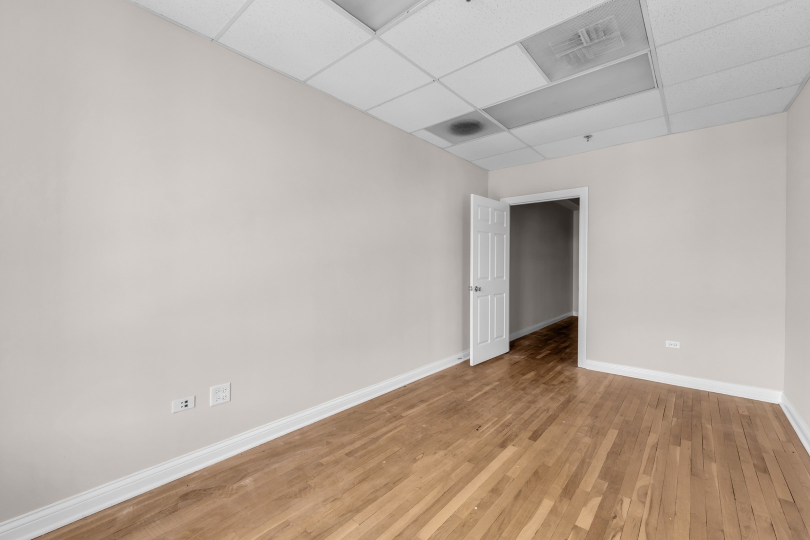 214 Main Street 2e Property Photo 8
