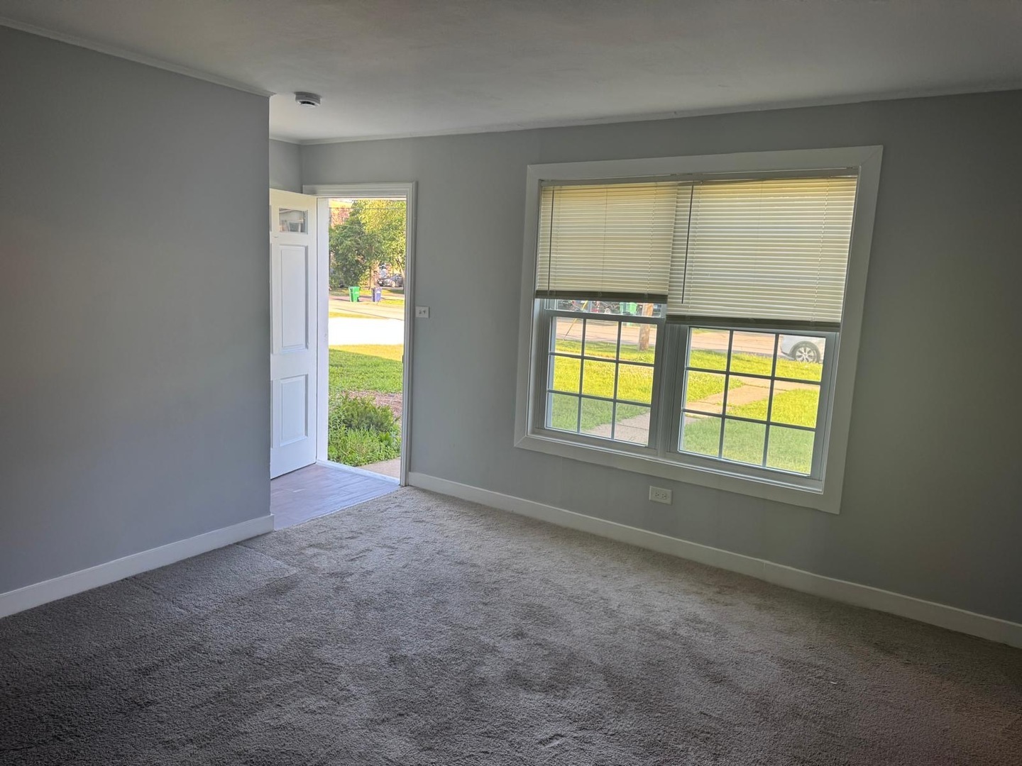 28 W Willow Street Property Photo 4