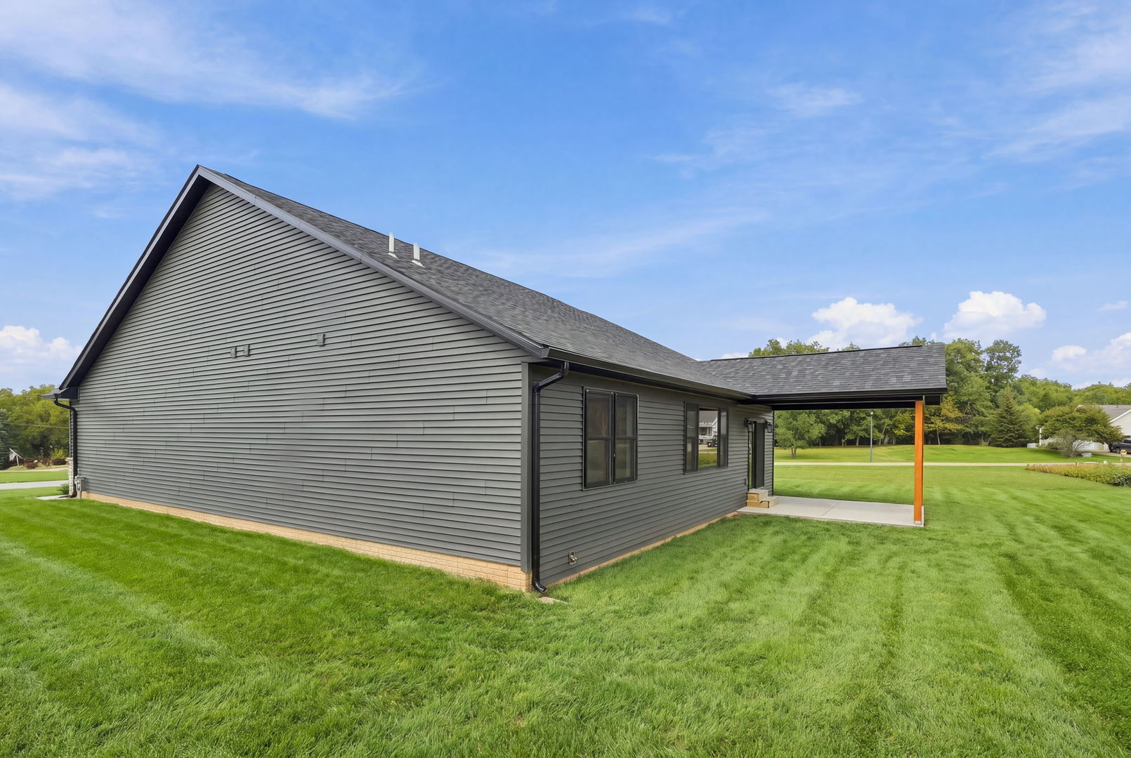1409 Legends Drive Property Photo 4