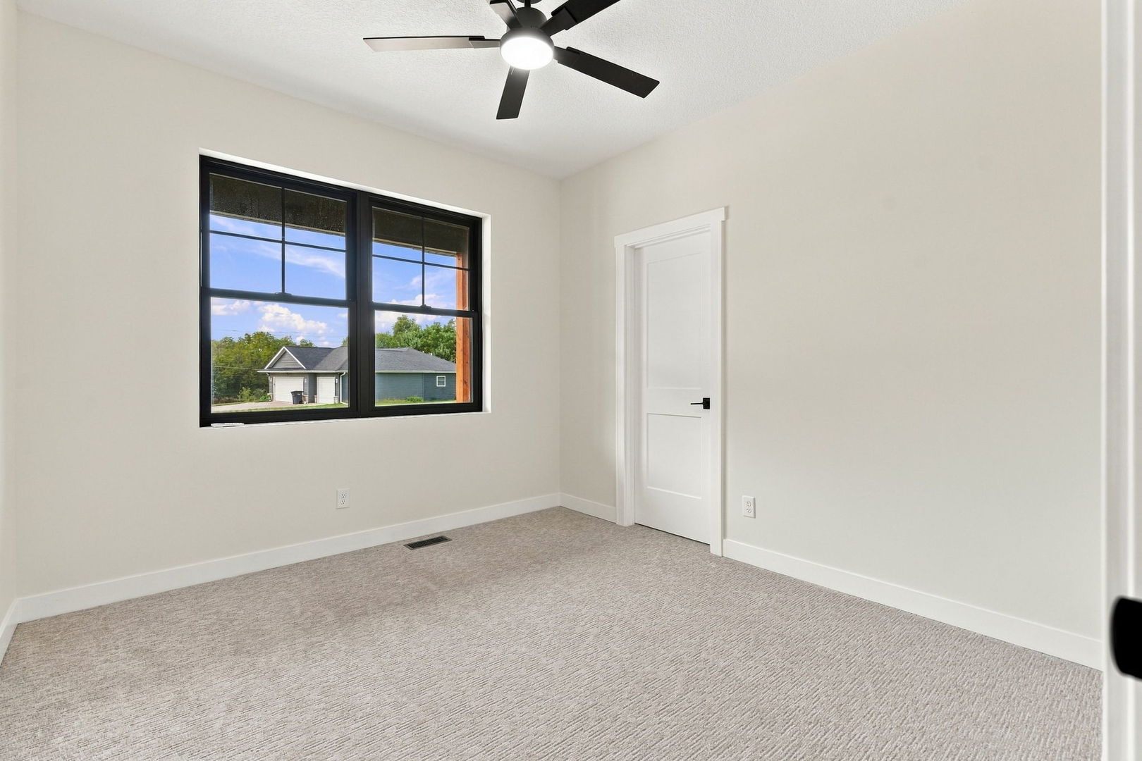 1409 Legends Drive Property Photo 16