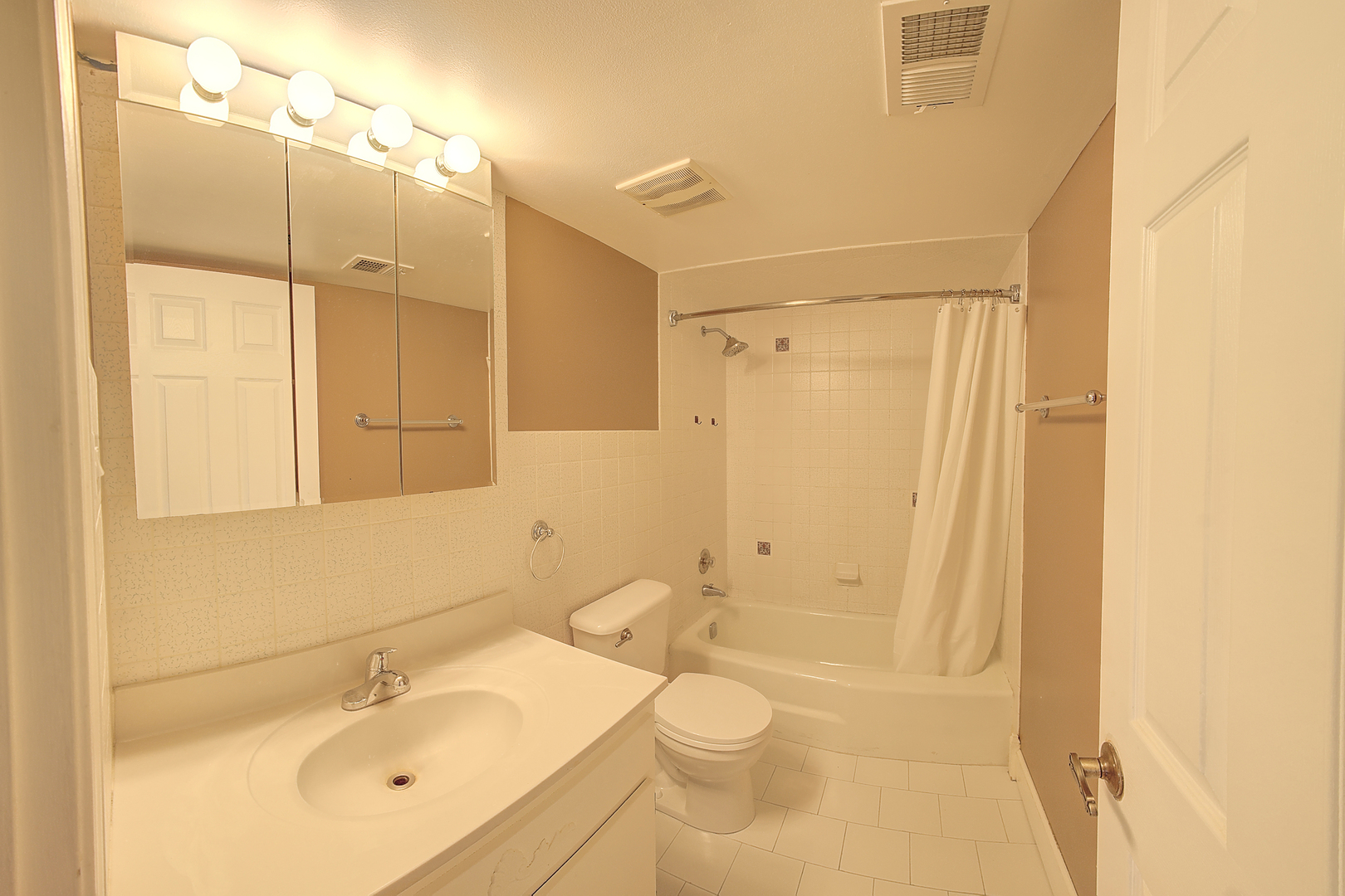 10801 S Keating Avenue 2se Property Photo 11