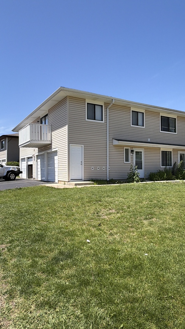 29W603 Winchester Circle 4 Property Photo 1