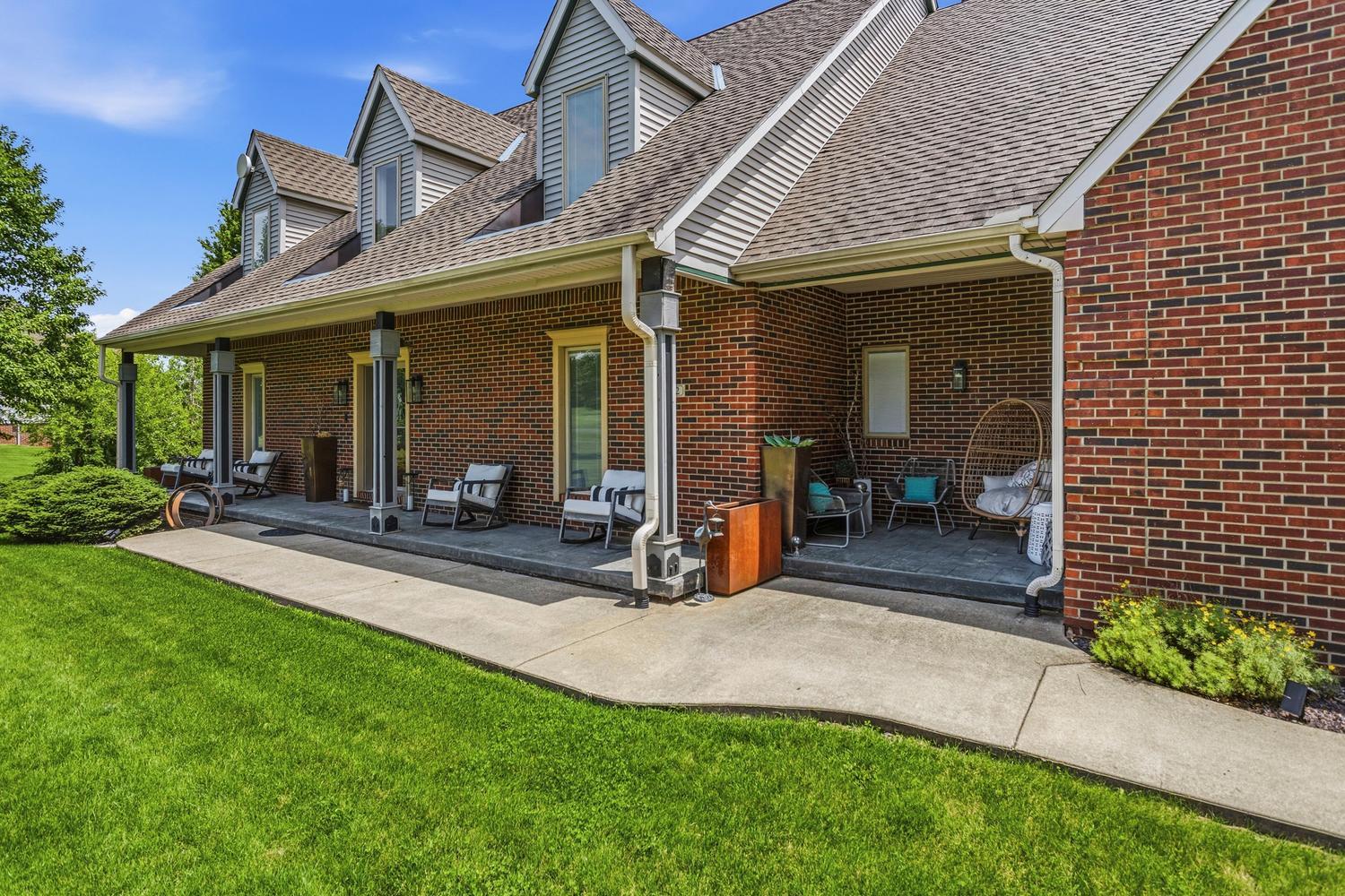 2102 Belmont Park Lane Property Photo 8