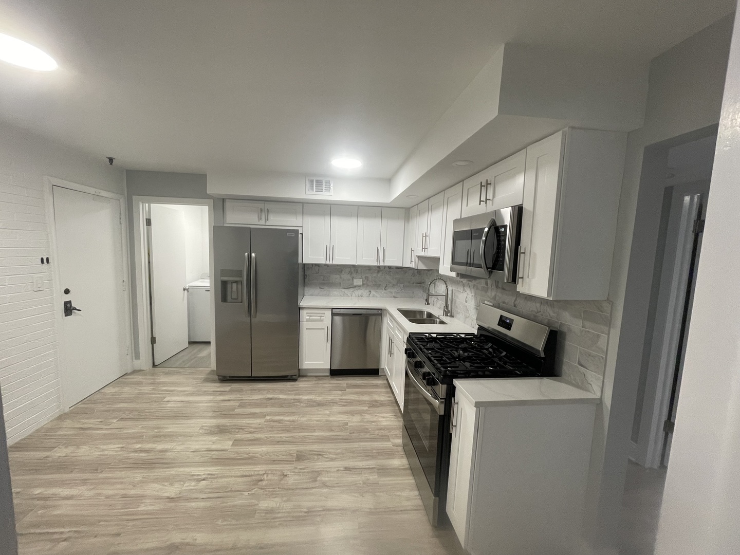 121 S Spruce Avenue 103 Property Photo 11