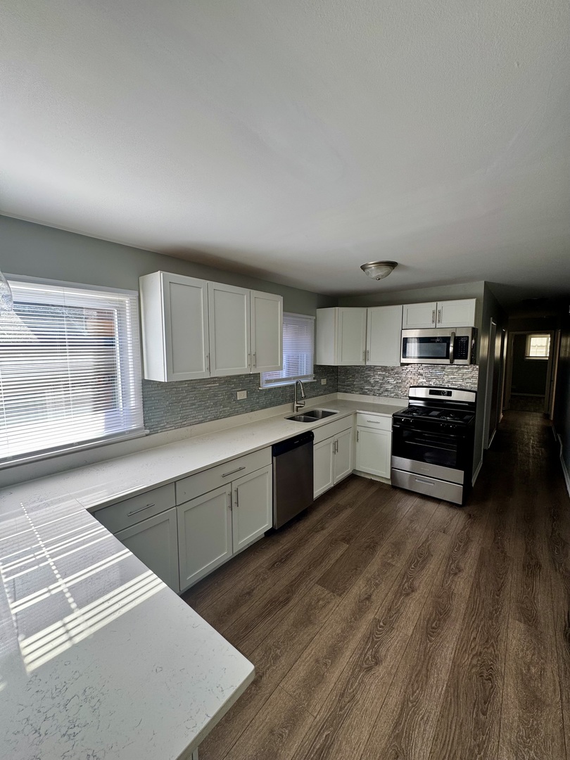 1102 W 111th Street Property Photo 4