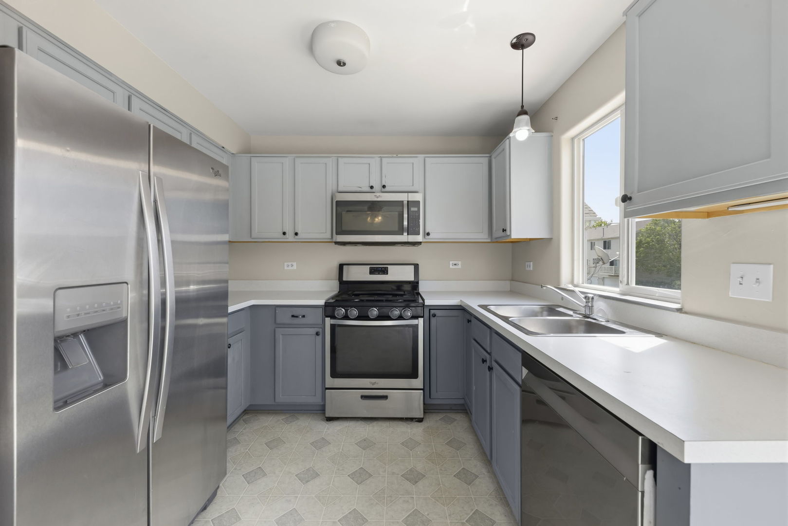 2671 Canyon Drive Property Photo 10