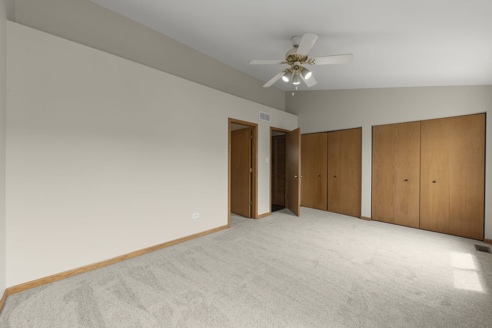 2671 Canyon Drive Property Photo 14
