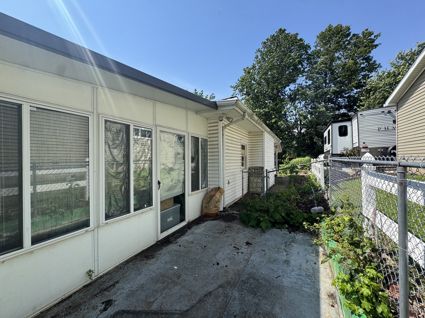 1008 W Jay Street Property Photo 1