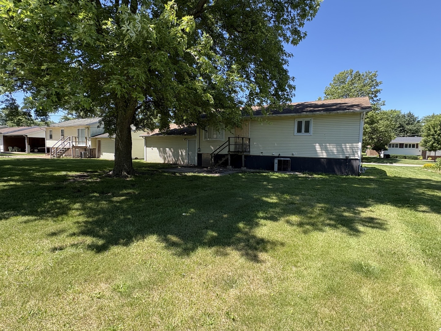 1707 Wright Street Property Photo 2