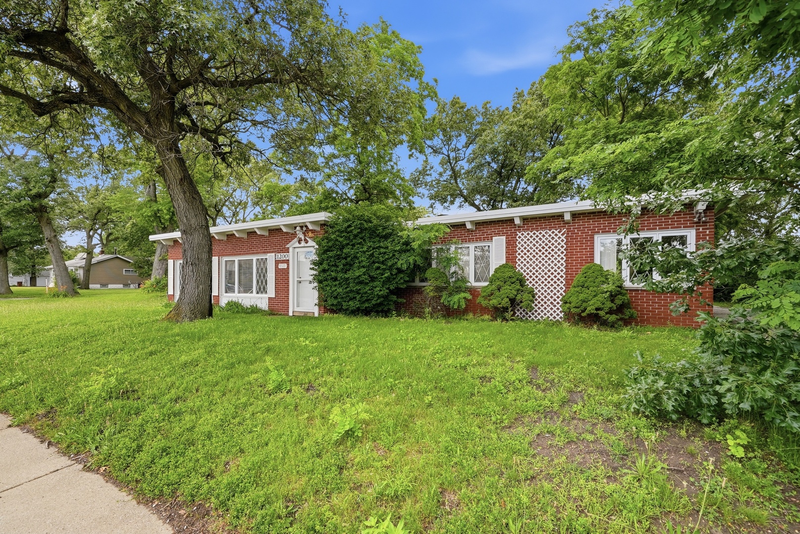 1200 175th Street Property Photo 3