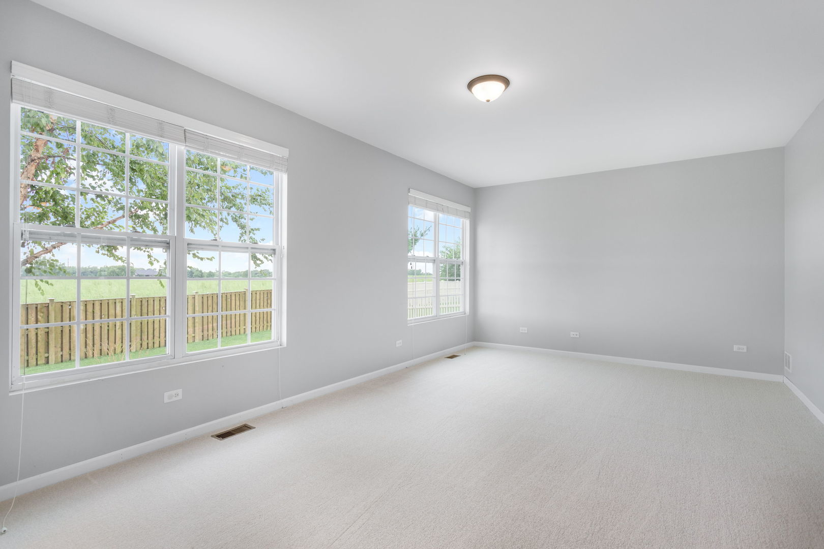 1945 W Helen Drive Property Photo 7