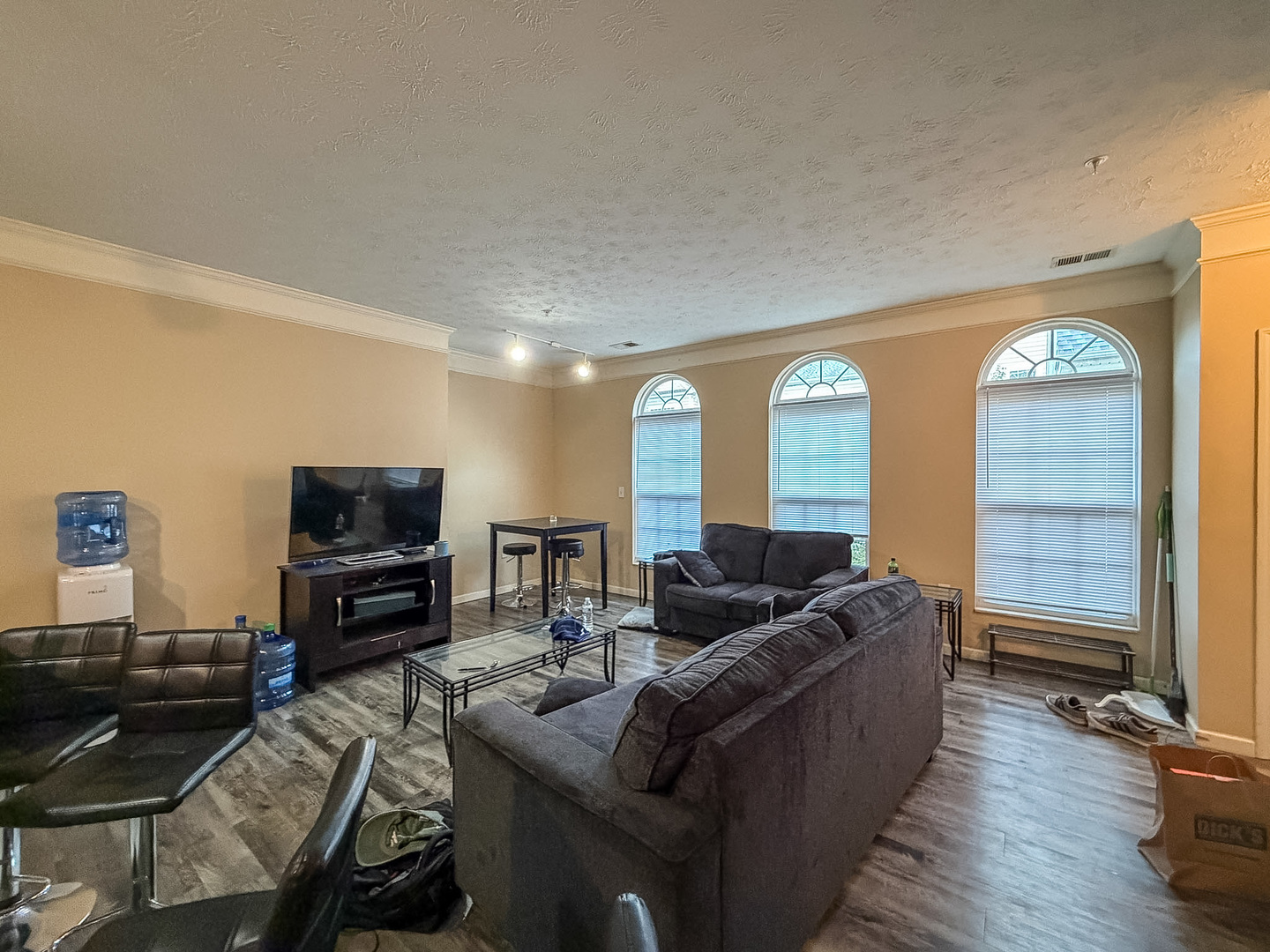 1903 N Lincoln Avenue 220 Property Photo 3