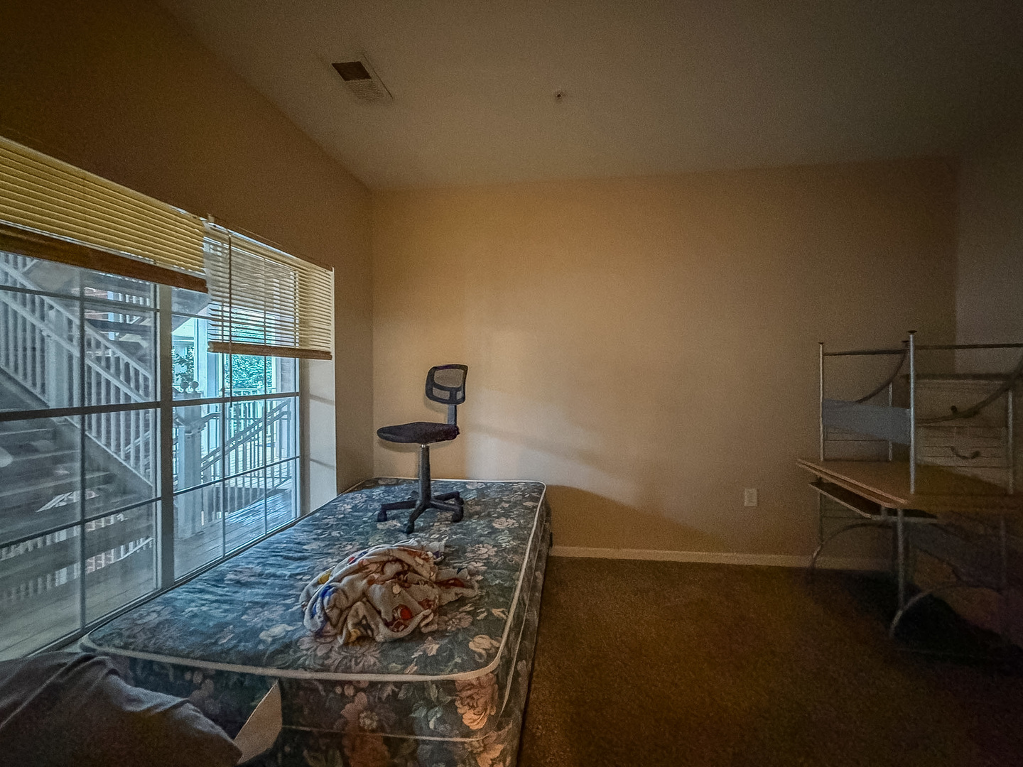 1903 N Lincoln Avenue 220 Property Photo 6
