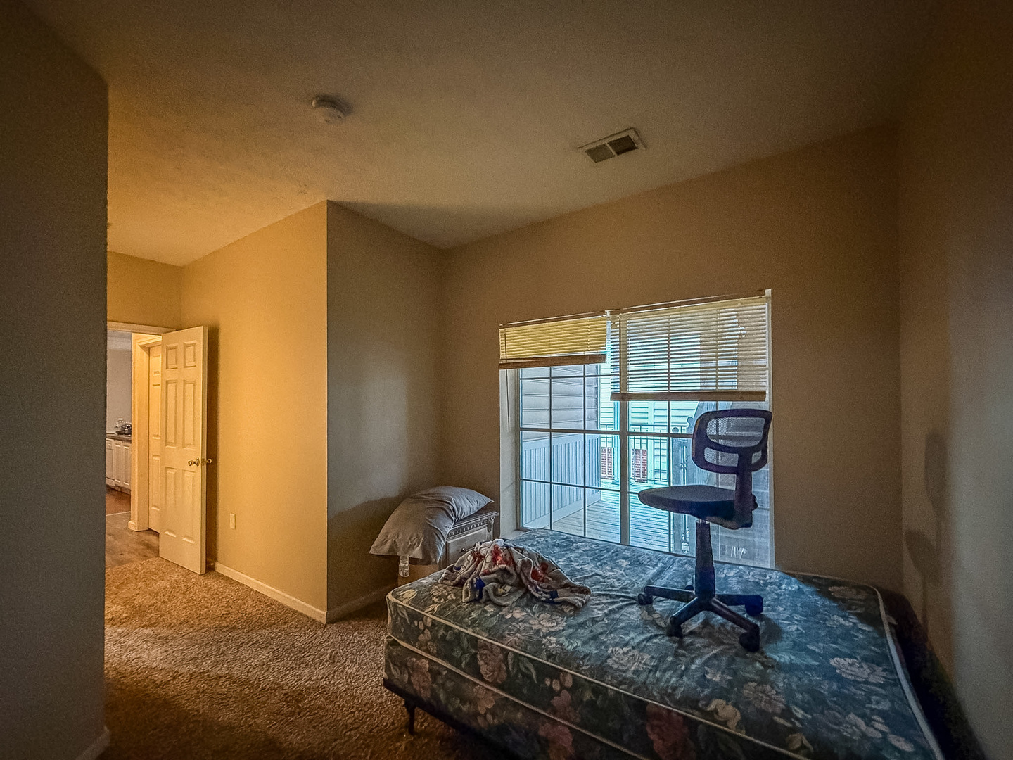 1903 N Lincoln Avenue 220 Property Photo 7