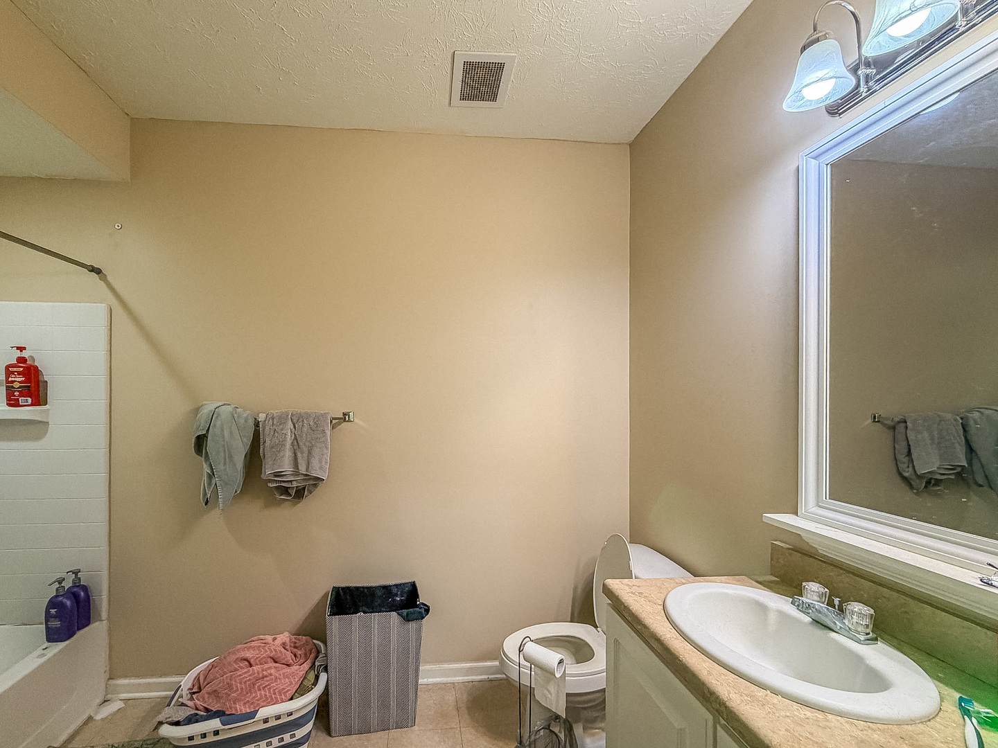 1903 N Lincoln Avenue 220 Property Photo 11