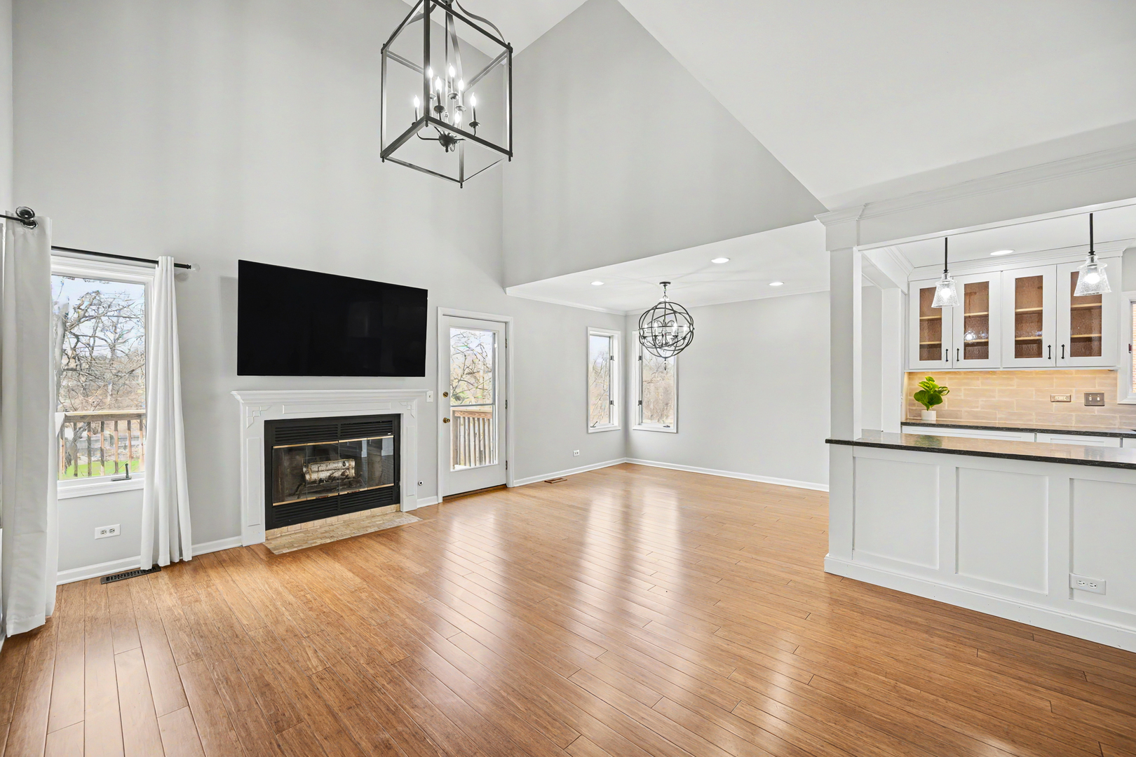 416 Lawrence Avenue Property Photo 12