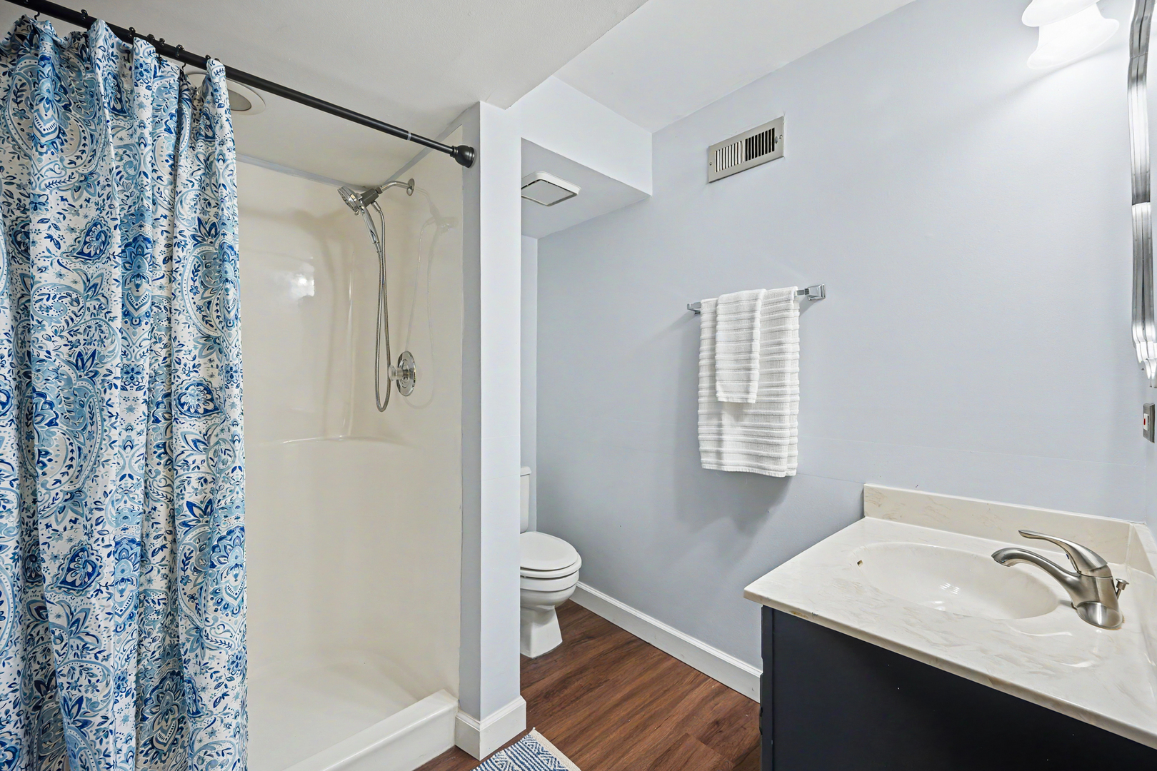 416 Lawrence Avenue Property Photo 34