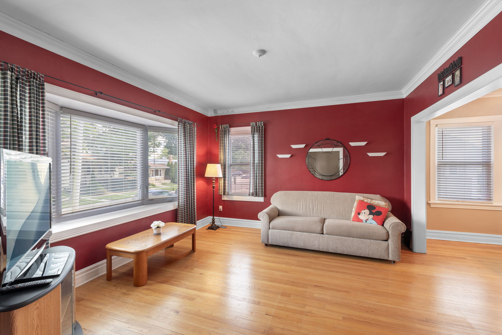 4030 Vernon Avenue Property Photo 3