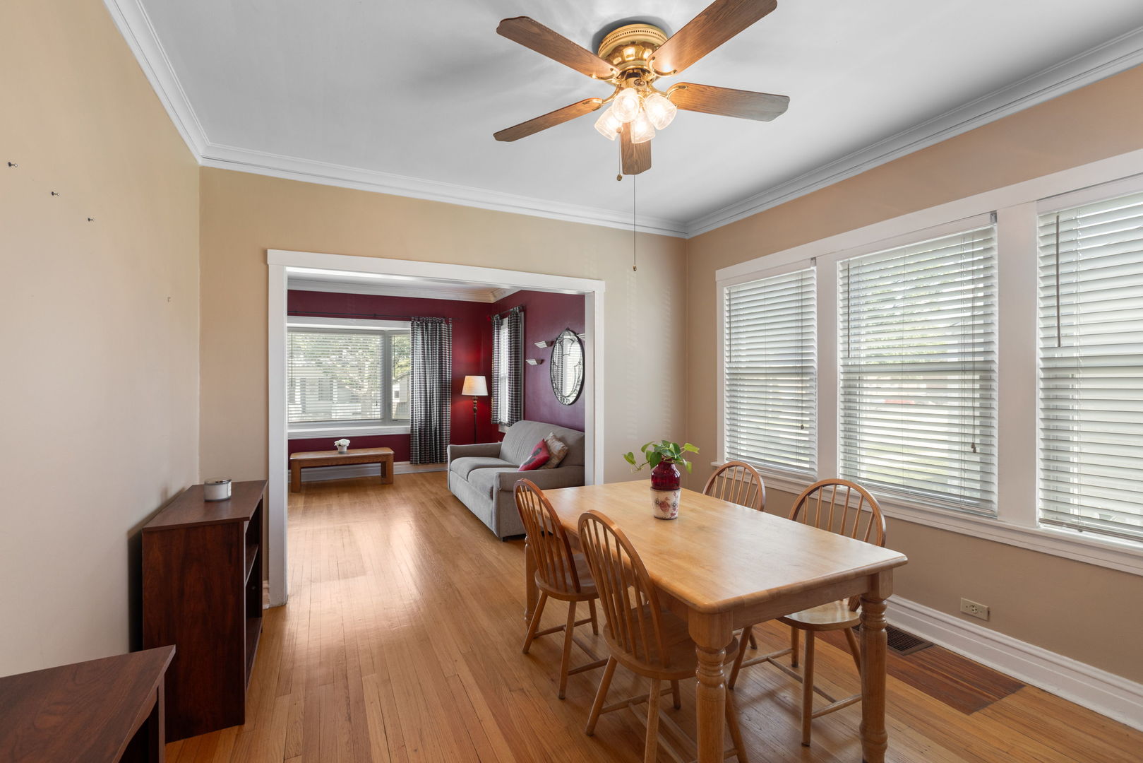 4030 Vernon Avenue Property Photo 4